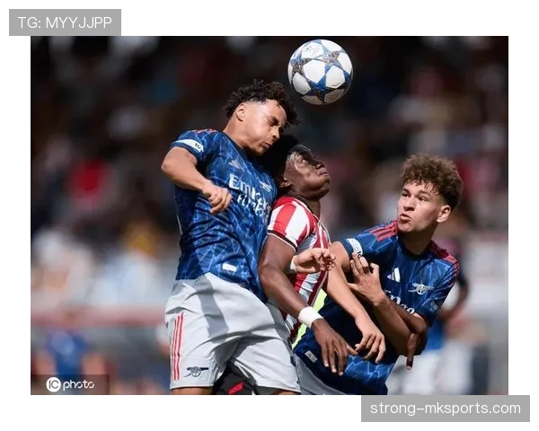 欧冠淘汰赛战火重燃：豪门状态回升，全力冲击荣耀