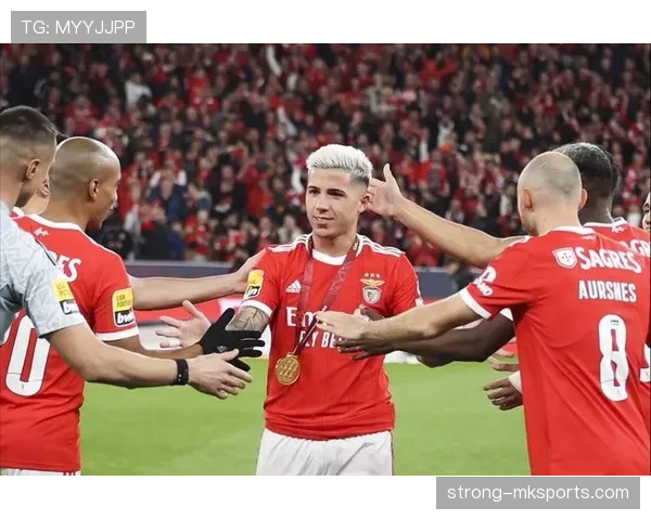 恩佐持球推进破解中场压迫战术解析