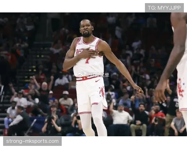 杜兰特家的厨房比我家还小,但他一顿饭花我半年工资 杜兰特家的厨房比我家还小,但他一顿饭花我半年工资